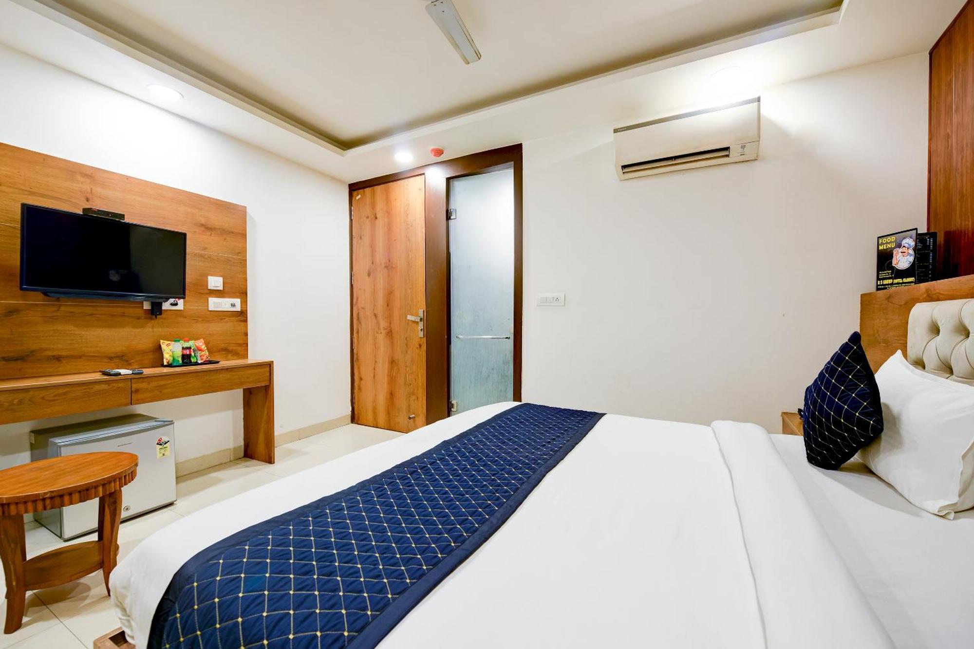 Hotel Grand Qubic Near Delhi Airport Nova Deli Exterior foto